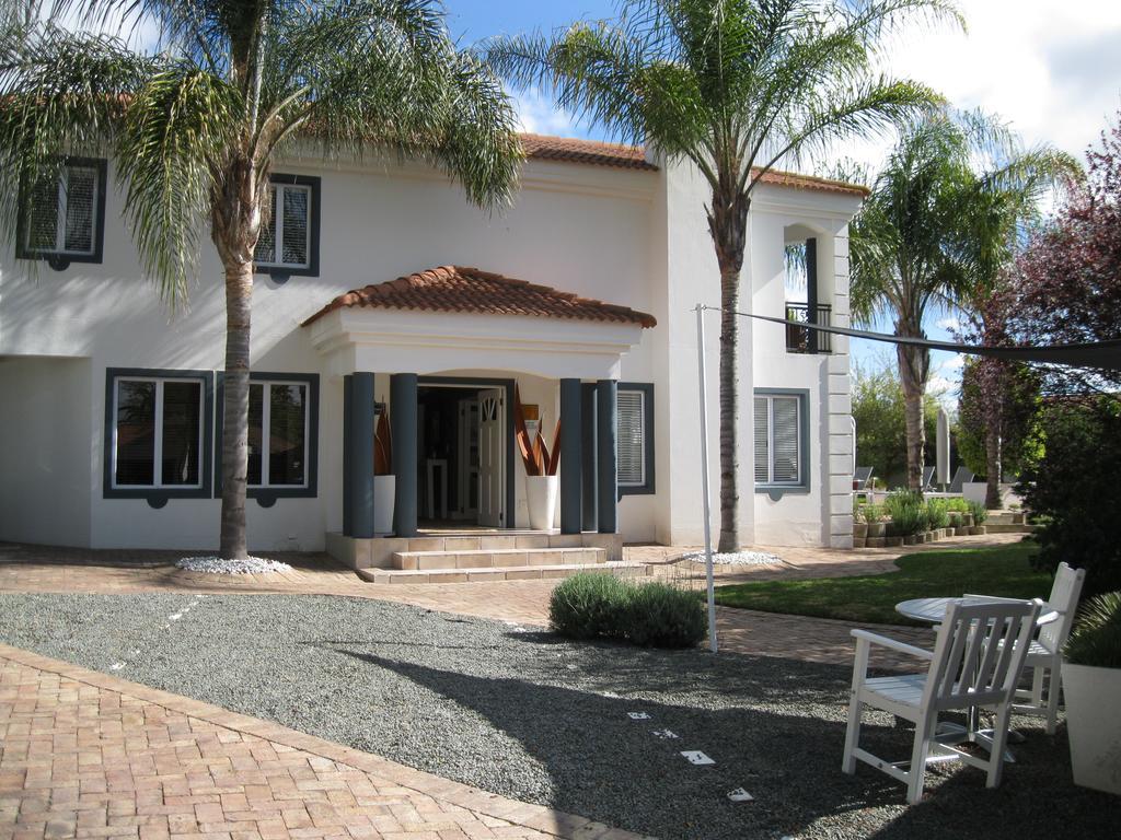 Pictures Guest House Boutique Hotel Oudtshoorn Exteriér fotografie