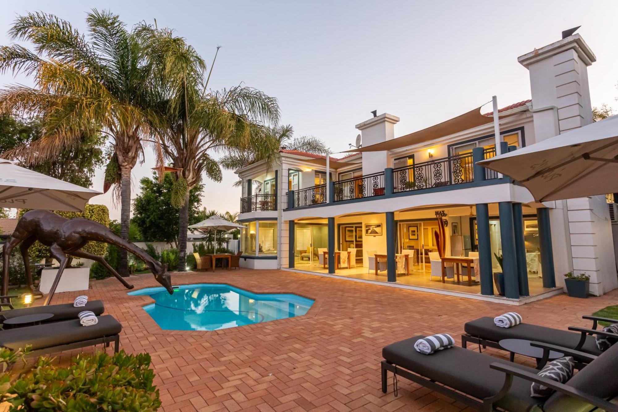 Pictures Guest House Boutique Hotel Oudtshoorn Exteriér fotografie
