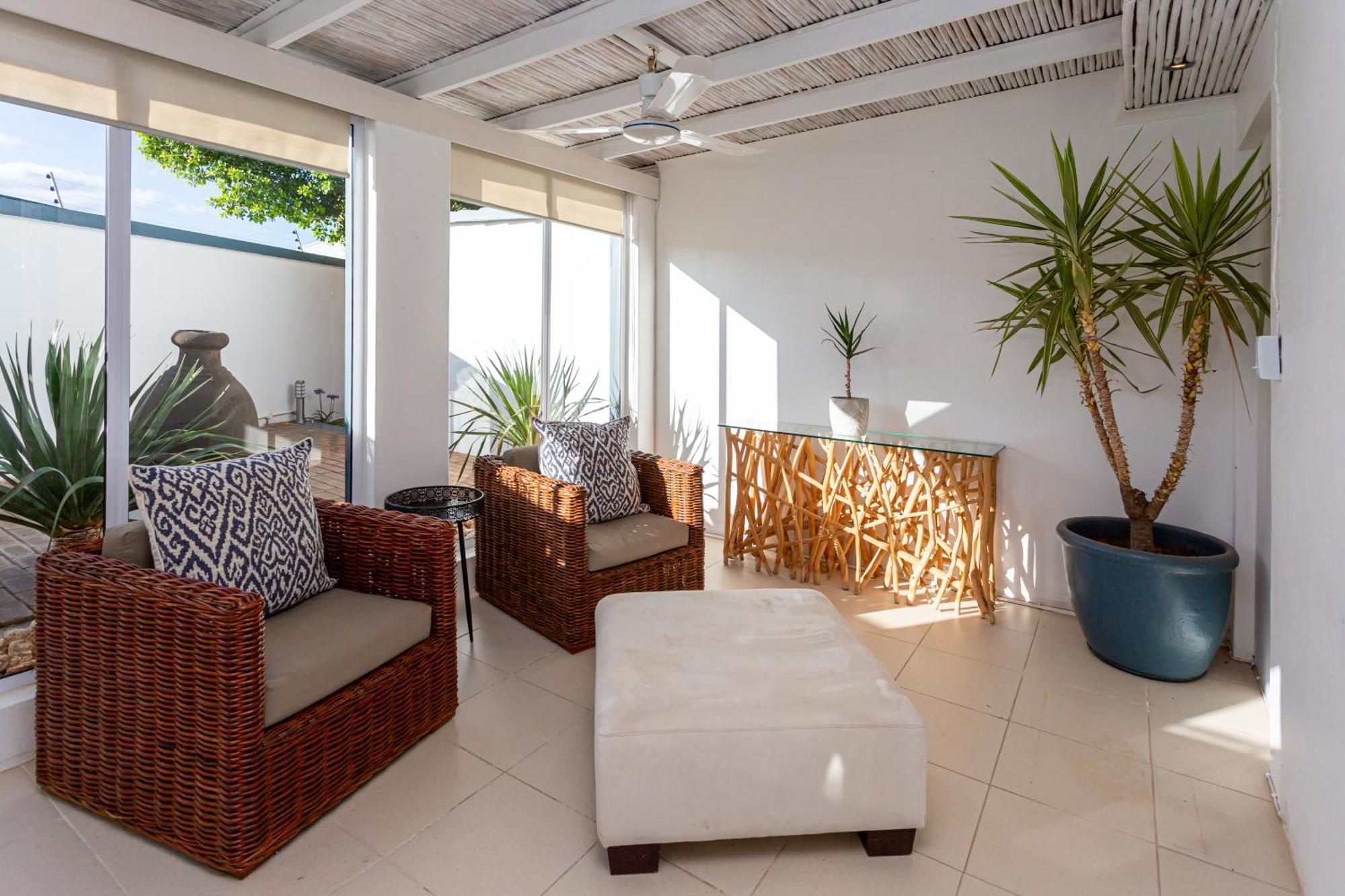 Pictures Guest House Boutique Hotel Oudtshoorn Exteriér fotografie